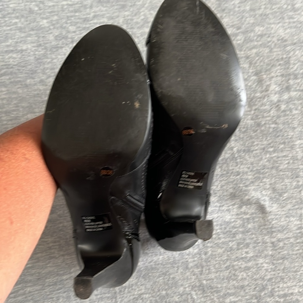 BCBGirls Cherie Black 4 In.‎ Heeled Boots Women 8M Leather Upper Perforated Zip - Picture 9 of 12